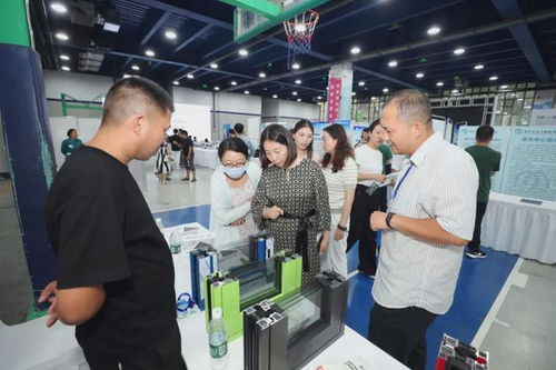 才聚二七 智創(chuàng)未來(lái) 2025碳中和技術(shù)交流暨政校企合作大會(huì)圓滿落幕 黃河科技學(xué)院引領(lǐng)零碳校園新實(shí)踐